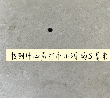 越城瓷砖空鼓维修公司专业解答在瓷砖铺贴过程中，如果砂料搅拌不均匀，将会带来以下问题